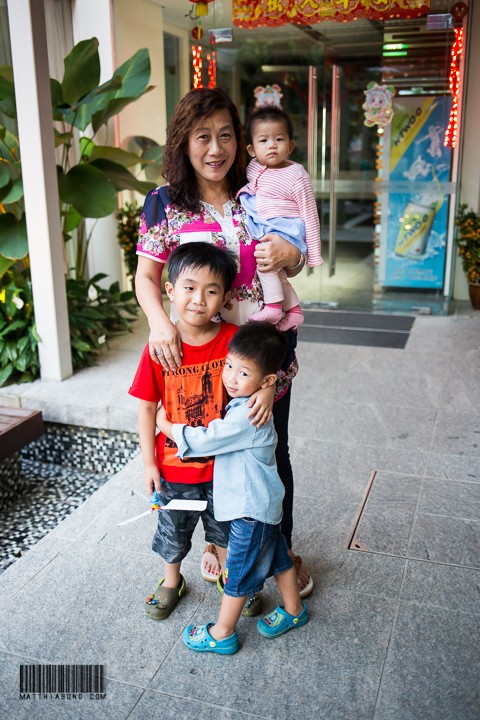 All the kids with Nai Nai